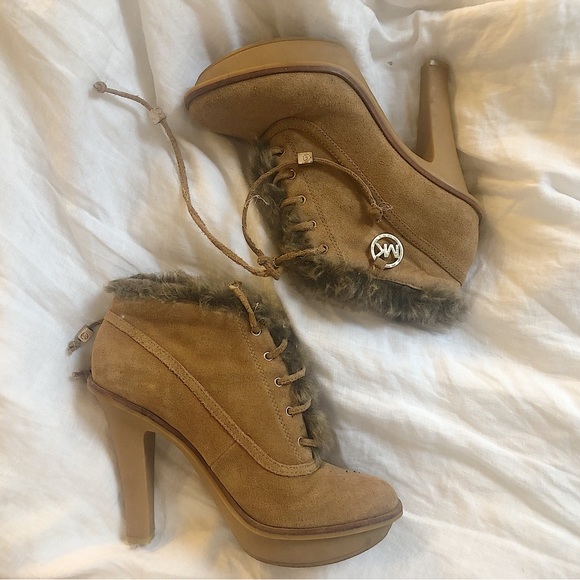 Michael Kors Bootie - Picture 1 of 3